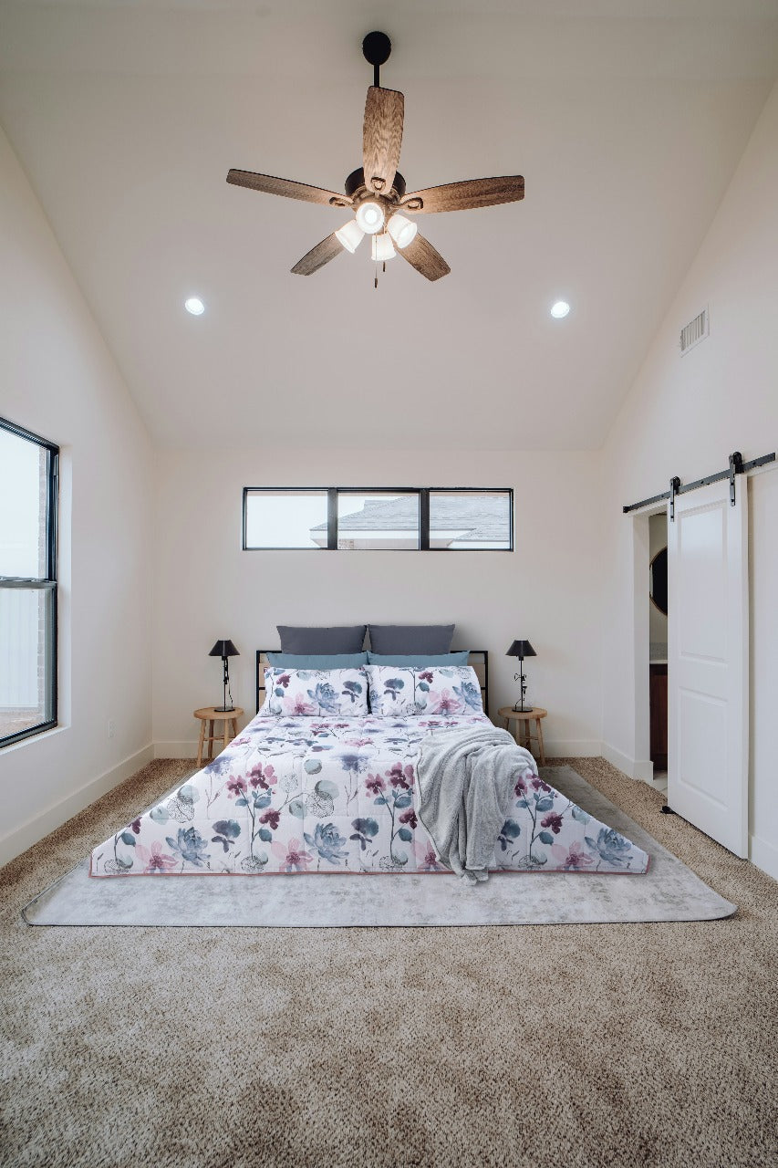 QUILTS & COMFORTERS