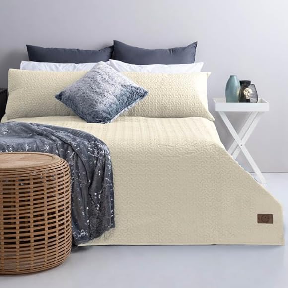 PIERRE CARDIN QUILTS